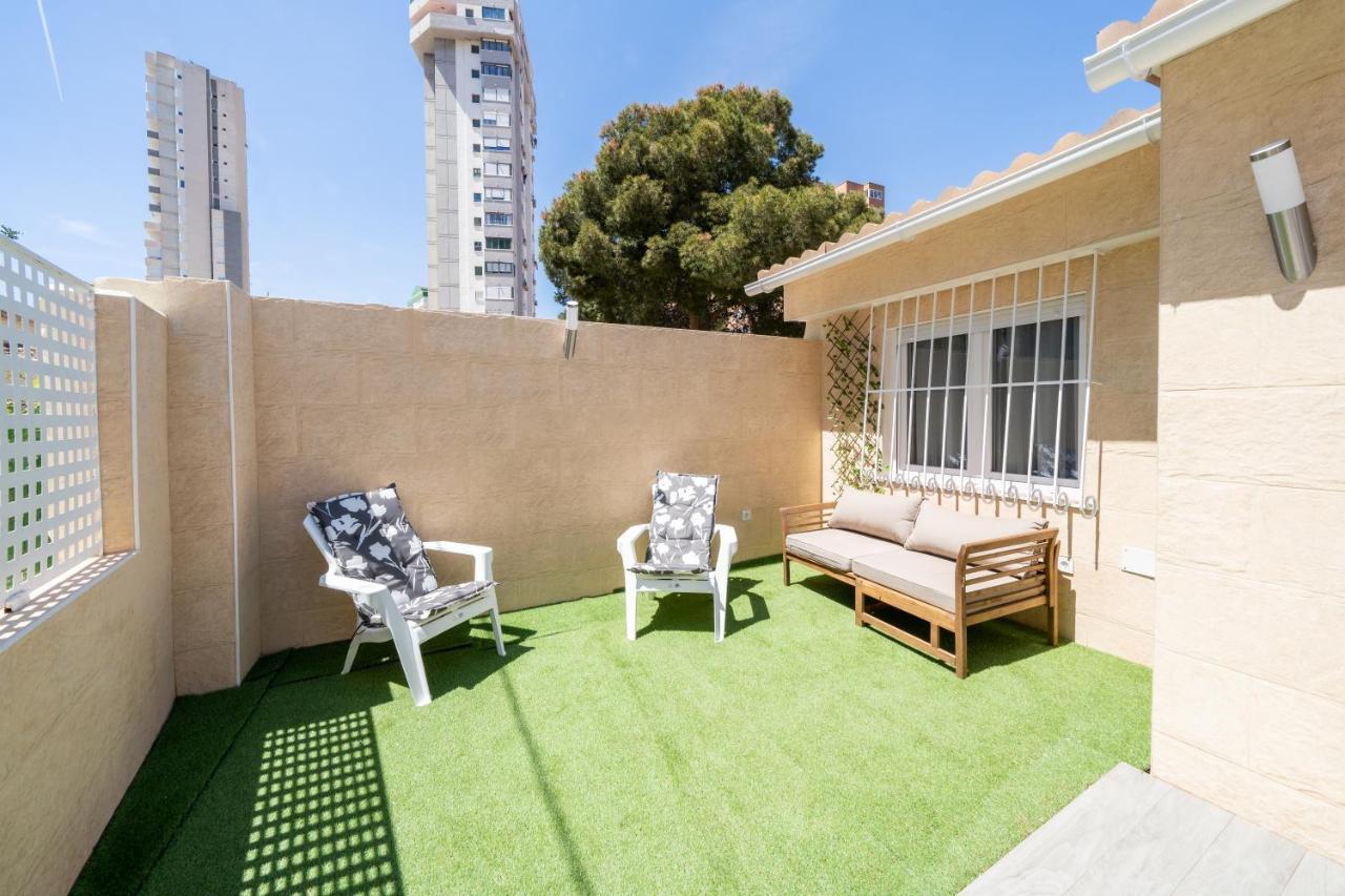 Alma Con Terreno Privado Y Parking Compartido - A 800m De Playa Poniente Ferienhaus *