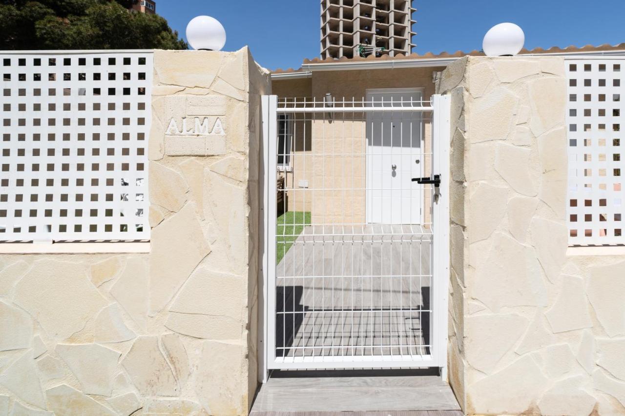 Alma Con Terreno Privado Y Parking Compartido - A 800m De Playa Poniente Ferienhaus